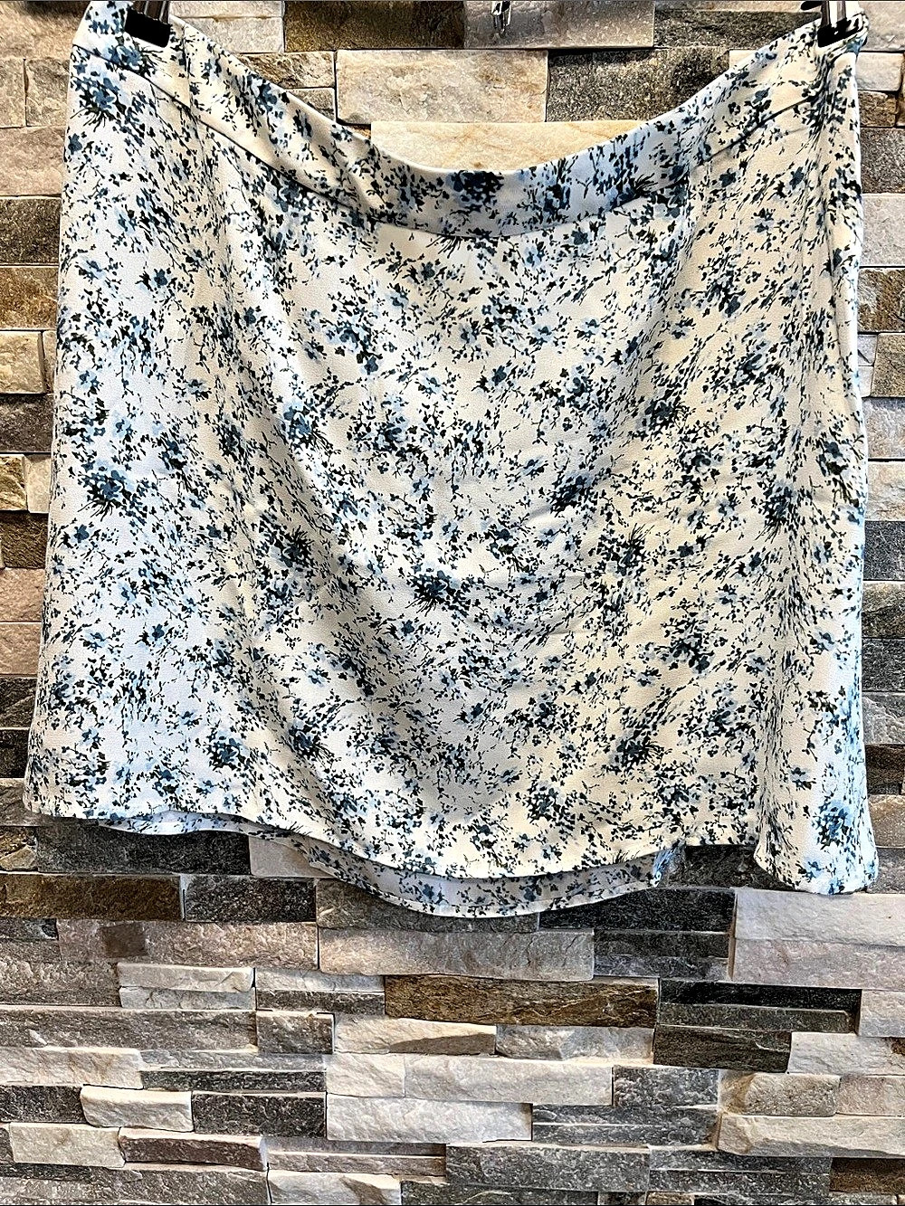 BP. Ivory Abstract Ditsy Skirt Floral White & Blue 2X NWT